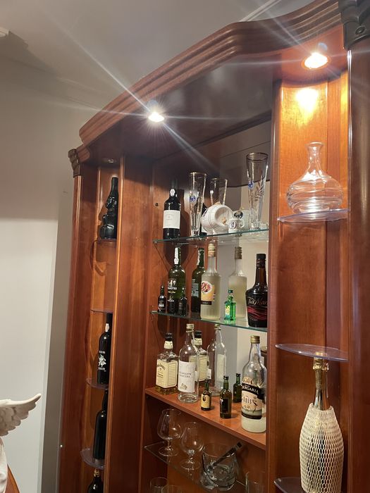 Bar madeira cerejeira