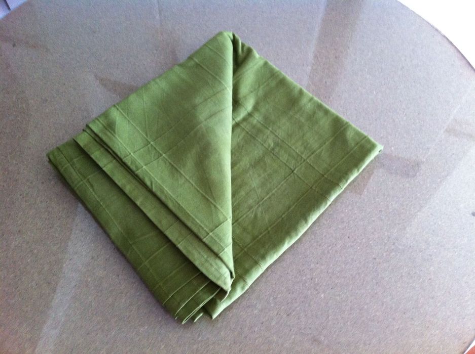 toalha de mesa em linho verde 270x170