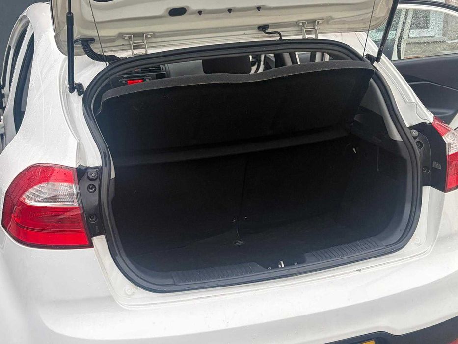 KIA RIO 1.1 CRDi (Diesel) – 2012 – Único Dono & Super Económico!