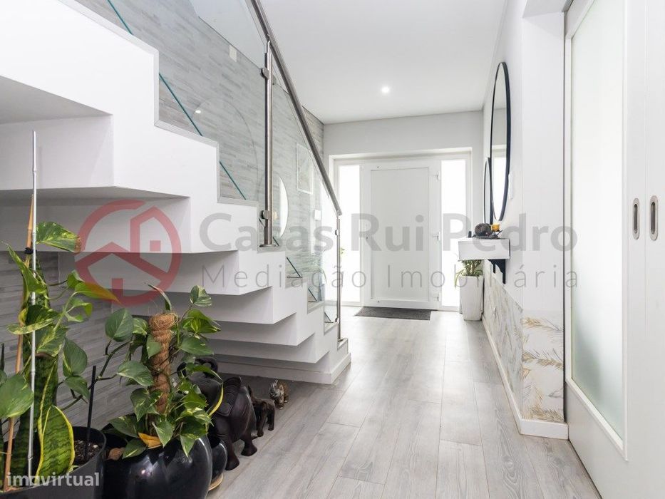 Moradia T3+2 Remodelada com garagem 740 m² de Terreno em St Antonio...