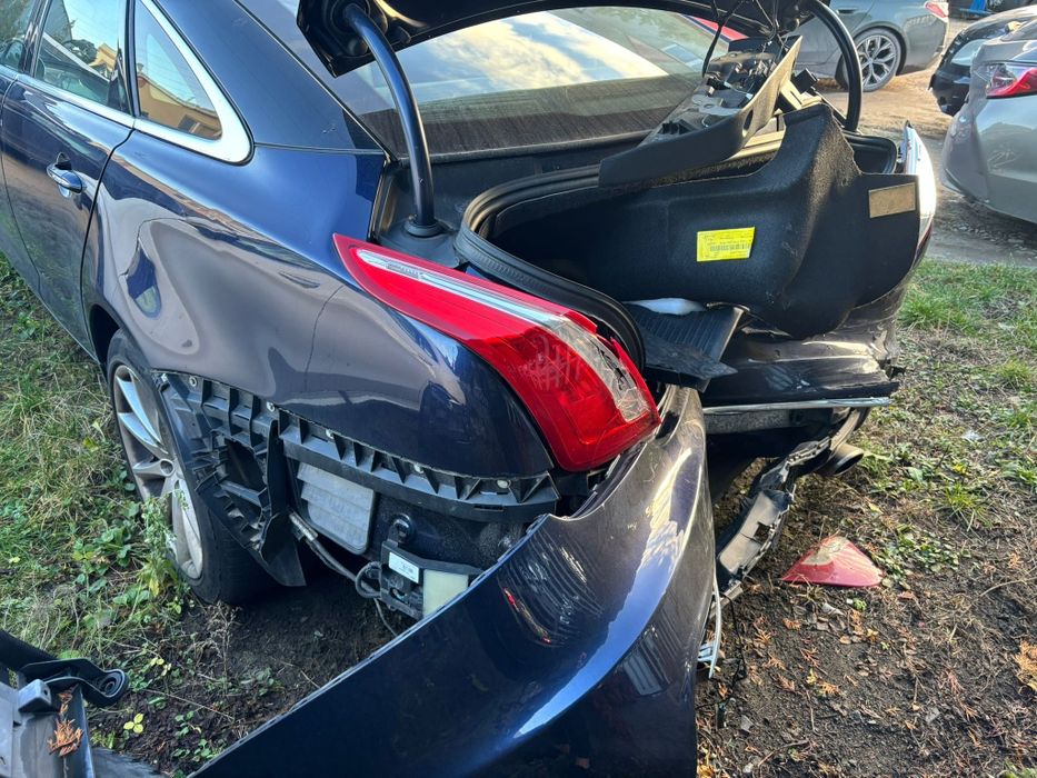 Jaguar xj 2017 mały przebieg