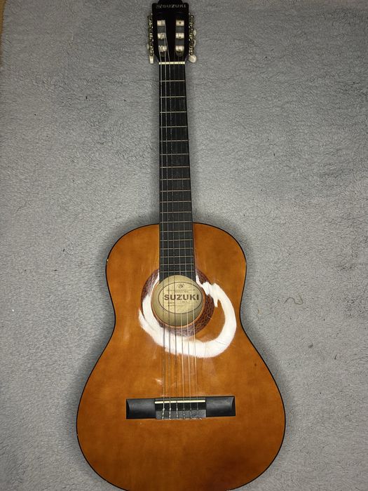 Guitarra Suzuki