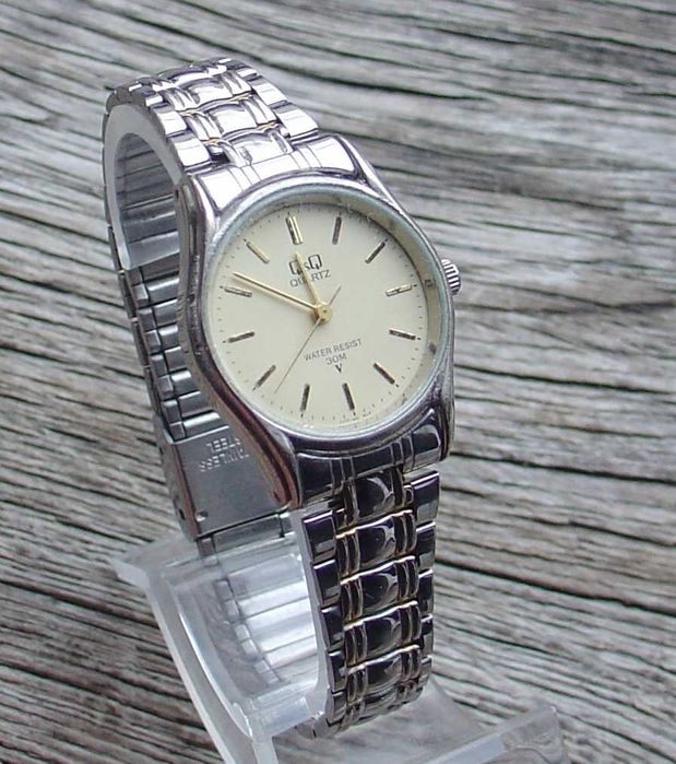 Жіночий працюючий годинник QSQ з браслетом