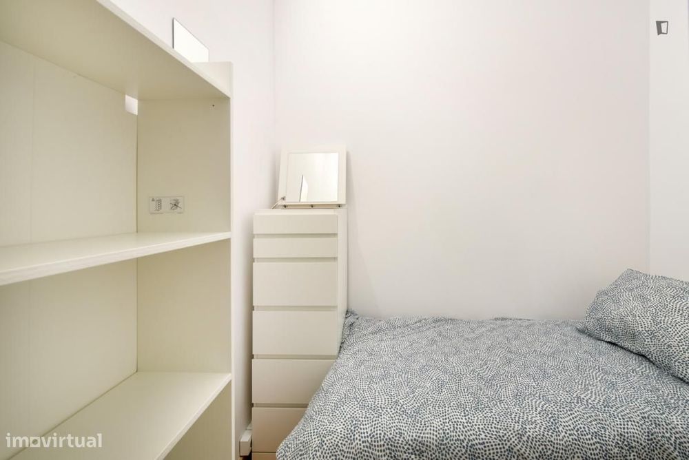 Quarto - localizado em Benfica Lisbon