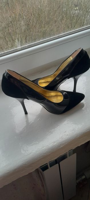 Туфлі жіночі  38,5