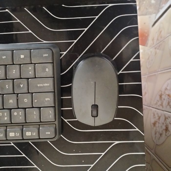 Logitech Keyboard with Wireless Mouse444053183414947841