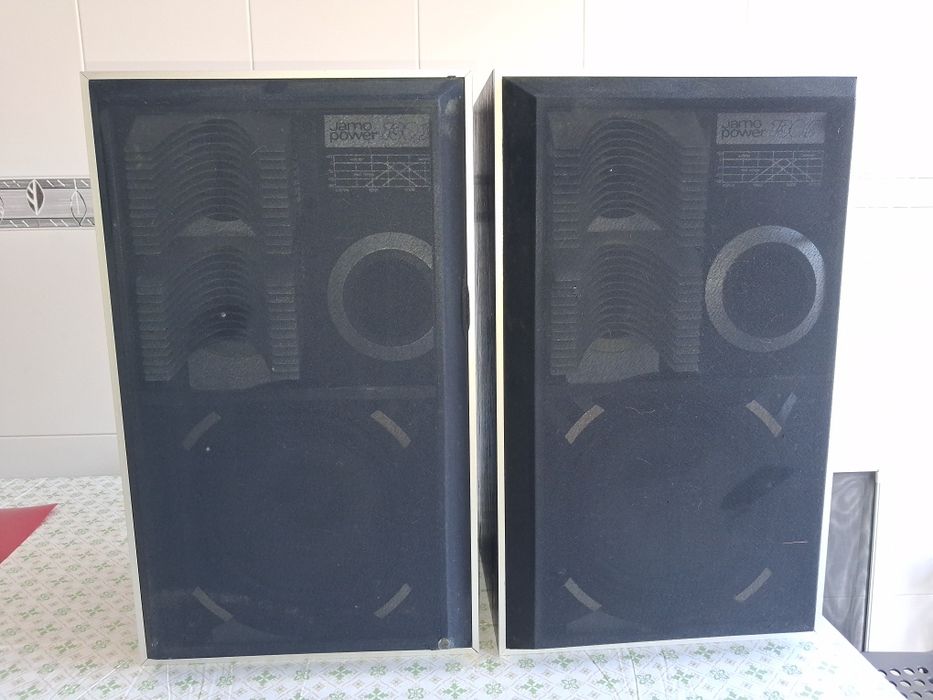 Colunas jamo power 130 S