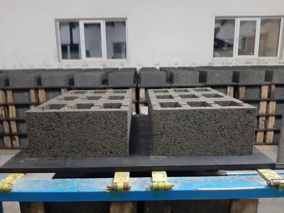 Шлакоблок від Леоблок.