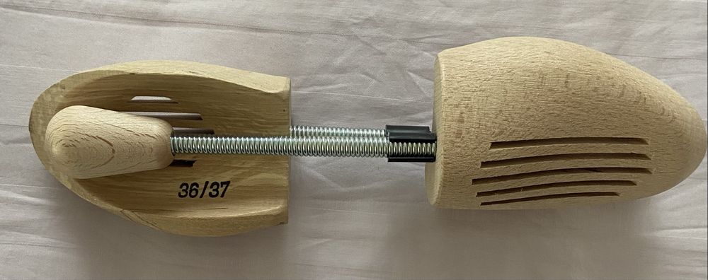 Формотримачі, вставки, розпірки, колодки для взуття