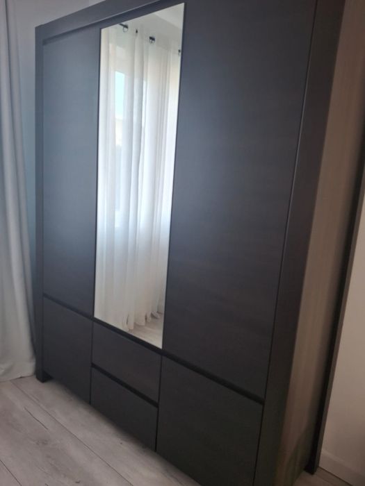 Komoda Black Red White