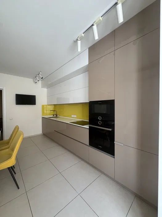 Сдам 4 ком квартиру ЖК Семейный Дафи газовое отопление