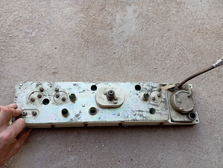 Приборные панели газ 2401