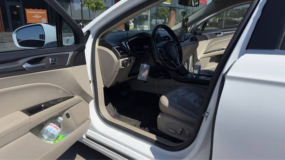 Ford Fusion Hybrid Plug-in