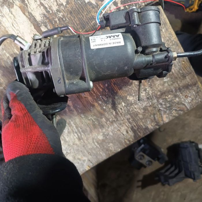 KOMPRESOR ZAWIESZENIA DISCOVERY 3 4