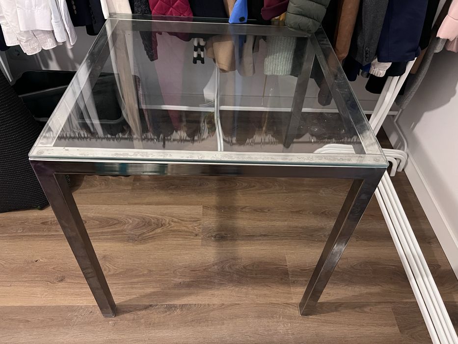 Mesa  com tampo em vidro ikea 73x73cm
