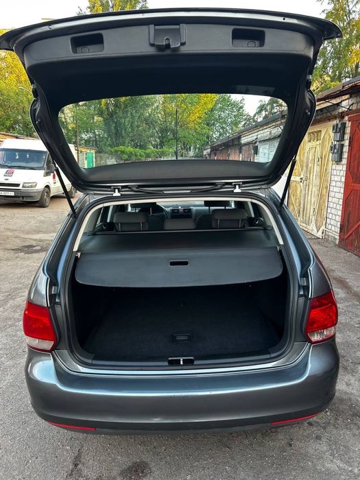 Продам авто Volkswagen Golf 2009
