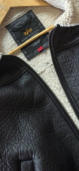 Куртка-бомбер Alpha Industries