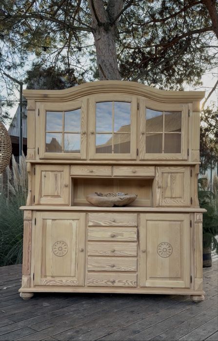 Kredens z drewna sosnowego, stan surowy