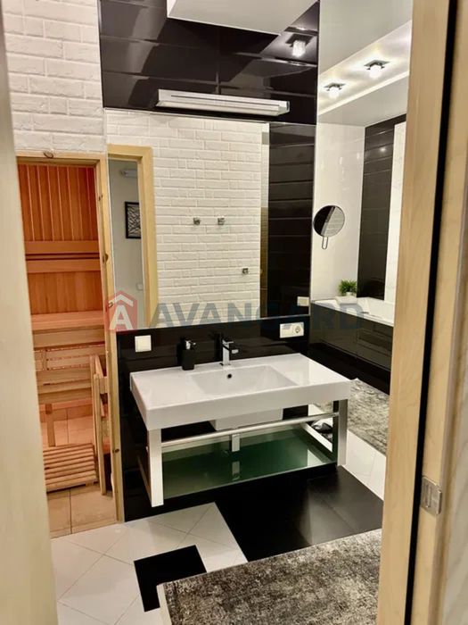 Простора елітна квартира 154 м² у парковій зоні Погулянки