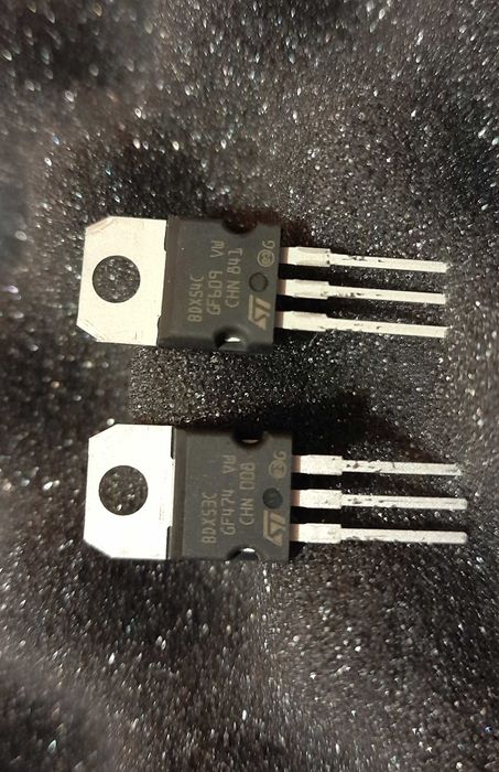 Tranzystory BDX53C, BDX54C para komplementarna, nowe