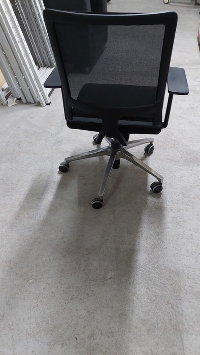 Cadeiras rodadas com braços