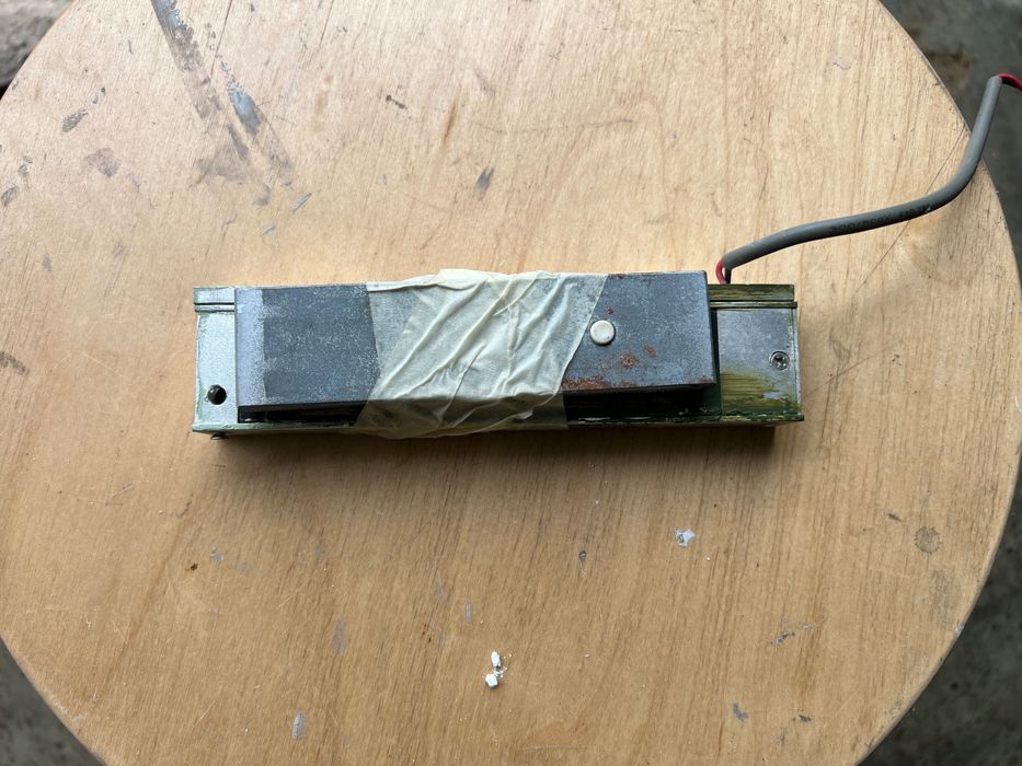 Fechaduras Magnéticas 12V para Portas