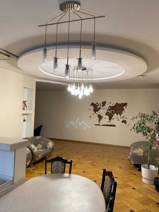 Продам 4-х комн. квартиру в центре, элитном доме  (с хорошим ремонтом)