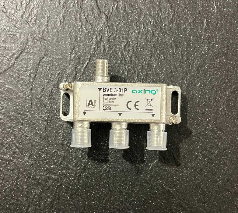 Rozdzielacz 3-drożny do kabla lub systemu antenowego Axing BVE-01P
