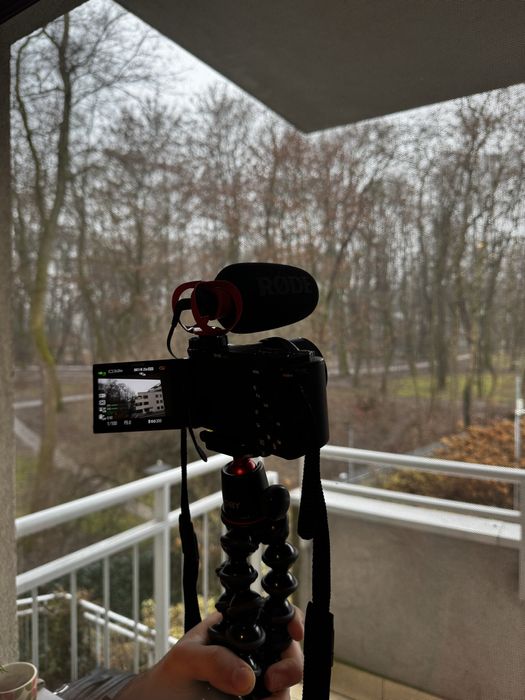 Sony ZV-E10 + dodatki | Jak nowy | Pełen zestaw