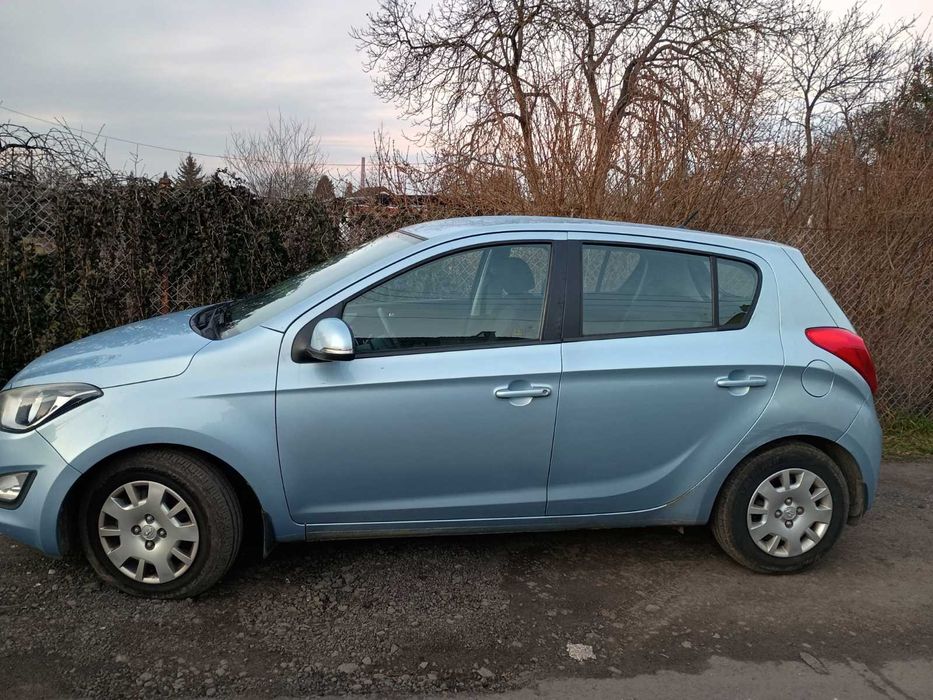 Hyundai i20 r.2012, 1,2benzyna manualna skrzynia