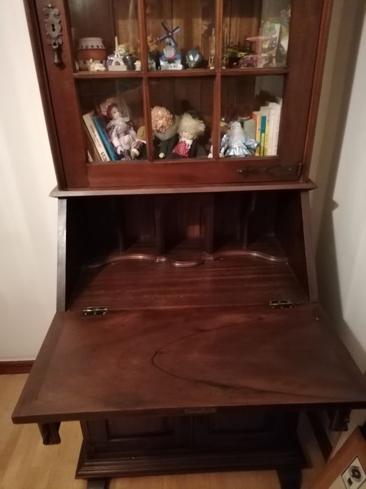 Escrivaninha, papeleira, secretaria