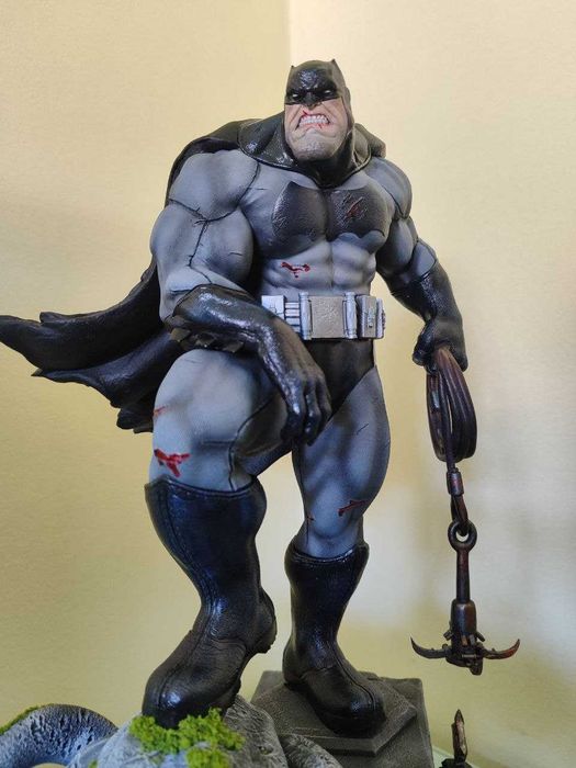 Batman 42cm – Estátua / Action Figure Colecionável