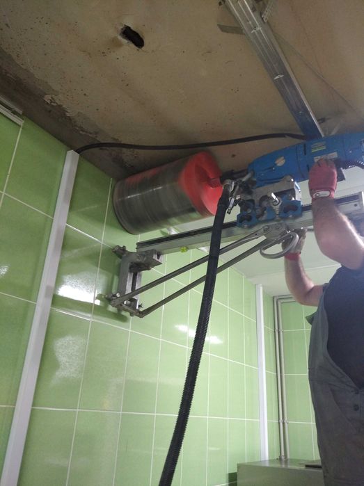 Алмазное сверление отверстий под вытяжку и коммуникации. Резка бетона.