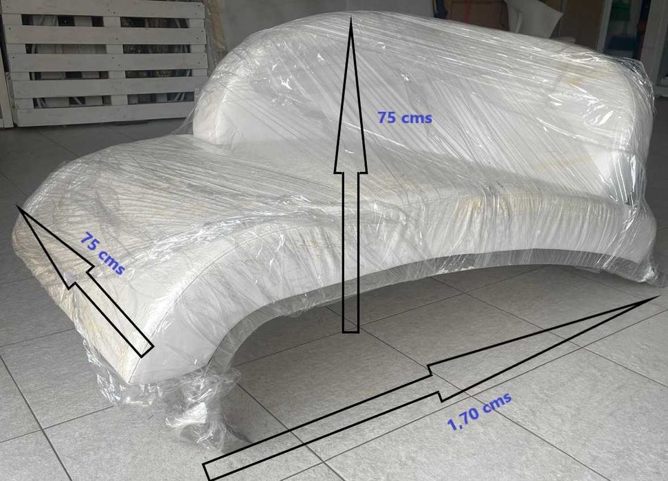 chaise longue com pernas em inox
