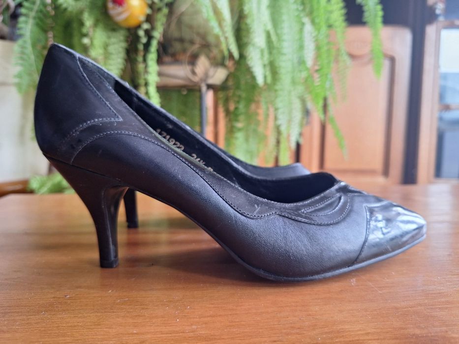 Віддам шкіряні туфлі