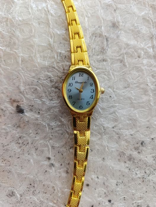 Годинник жіночий наручний