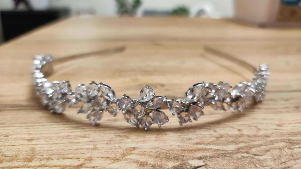 diadem ślubny błyszczący