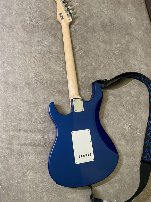 Yamaha Pacifica 012 в Ідеальному Стані! + Ремень, Кабель Fender