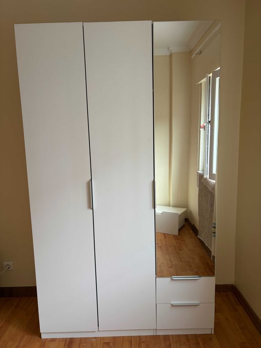 Conjunto de Móveis de Quarto Usados em Muito Bom Estado
