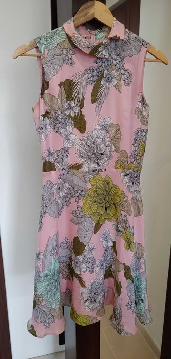 Piękna jedwabna sukienka Simple.