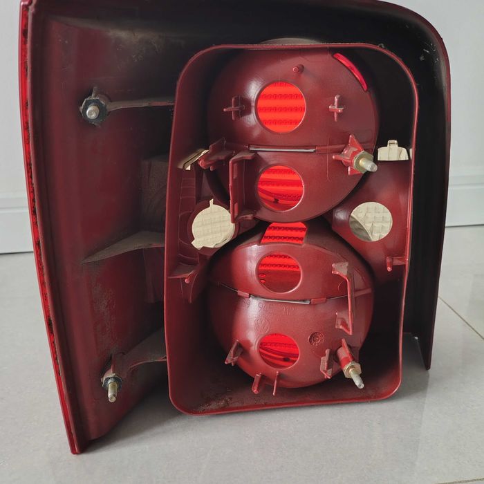 Lampa  tylnia prawa Passat B5 FL