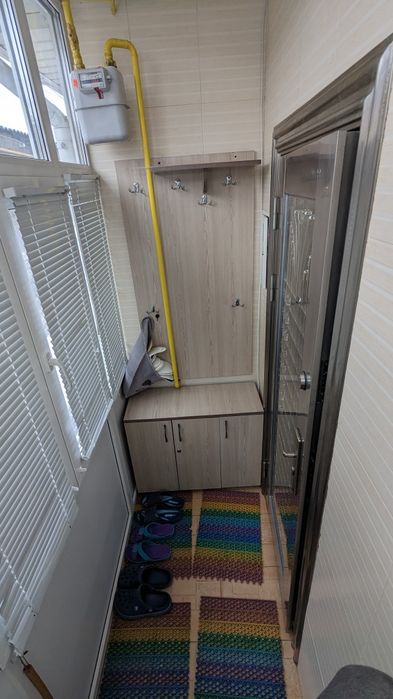 1 поверх. Не просто 2 кім квартира 2км-центра, 500м-ЖД, є ще 2 кв