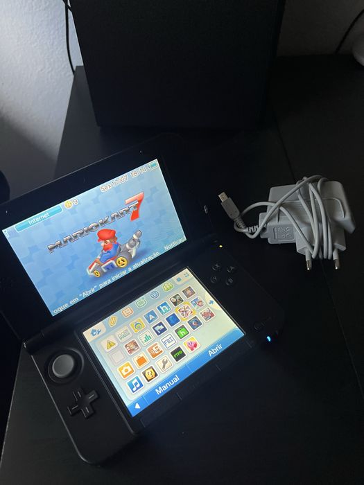 Nintendo 3ds xl vermelha + Carregador