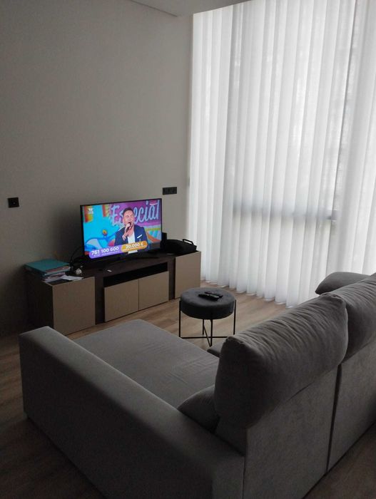 Apartamento T2, Novo, para arrendar no centro