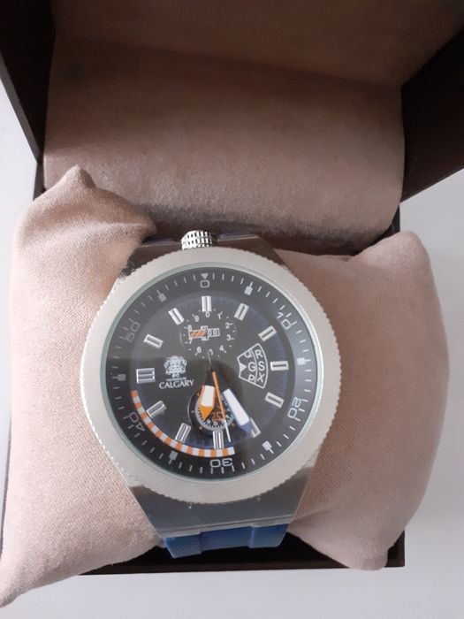 Vários relógios Calgary NOVOS