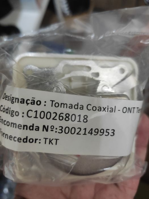 Material variado de telecomunicações