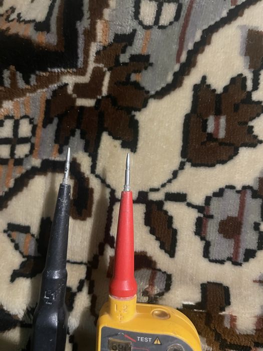 Тестер напряжения Fluke t150