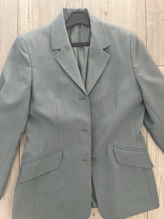 Класичний жіночий  блейзер  блакитного кольору. Розмір М