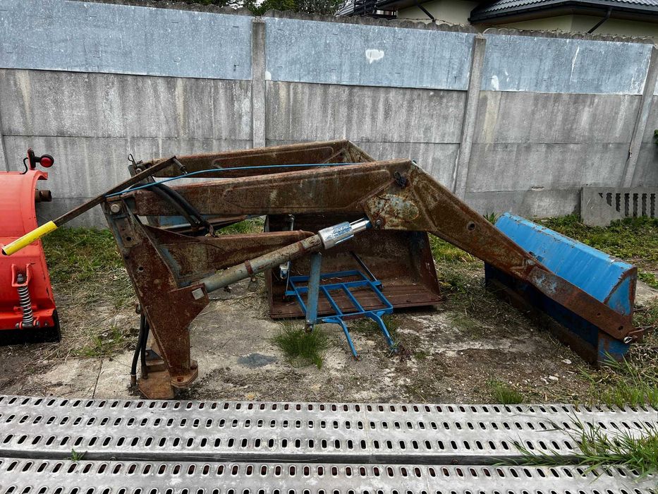 Ciągnik Traktor Ford 2000 z turem i wspomaganiem