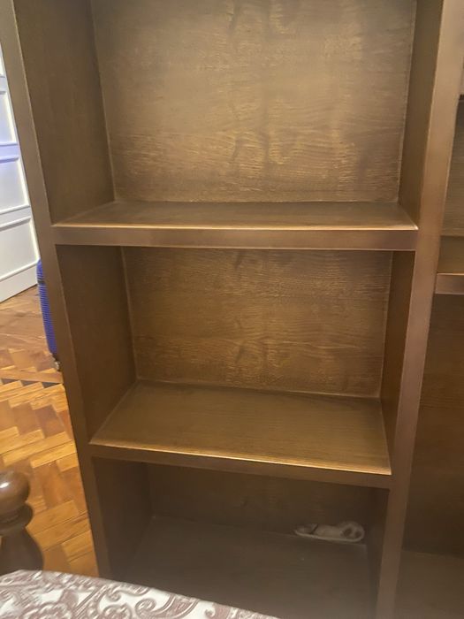 Estante para livros e TV
